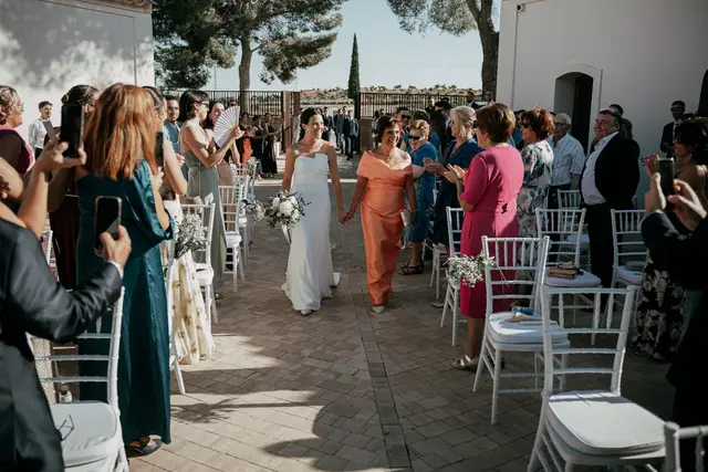 Reportaje boda Bodega Finca Calderon Requena Salida / Entrada