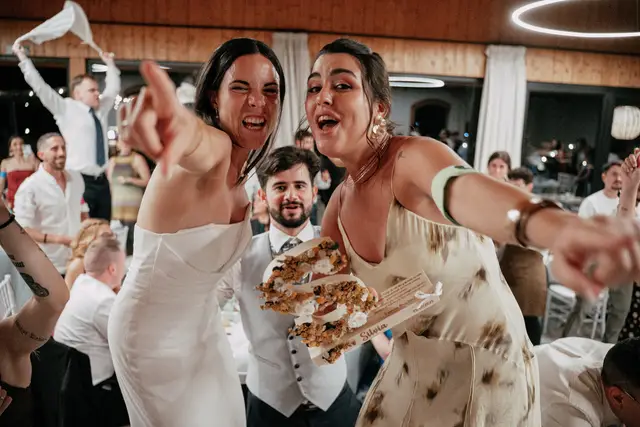 Reportaje boda Bodega Finca Calderon Requena banquete portada