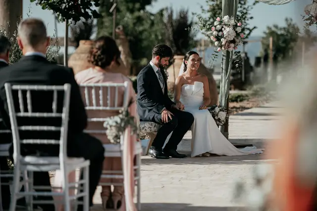 Reportaje boda Bodega Finca Calderon Requena ceremonia portada