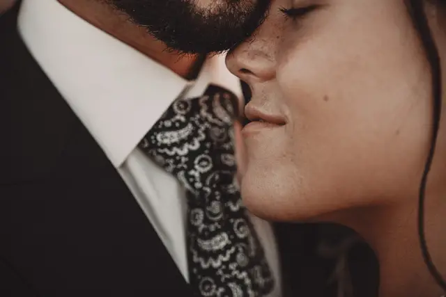 Reportaje boda Bodega Finca Calderon Requena portada sesion pareja