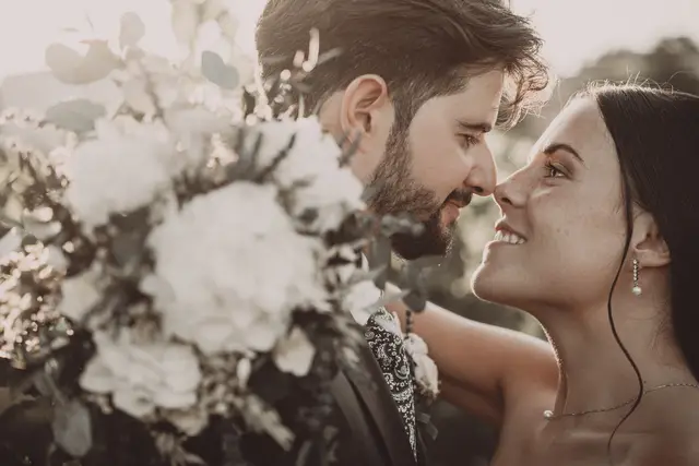 Reportaje boda Bodega Finca Calderon Requena portada sesion pareja