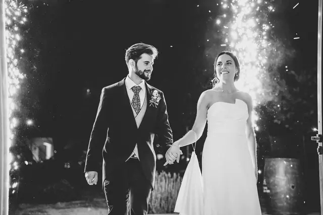 Reportaje boda Bodega Finca Calderon Requena banquete portada