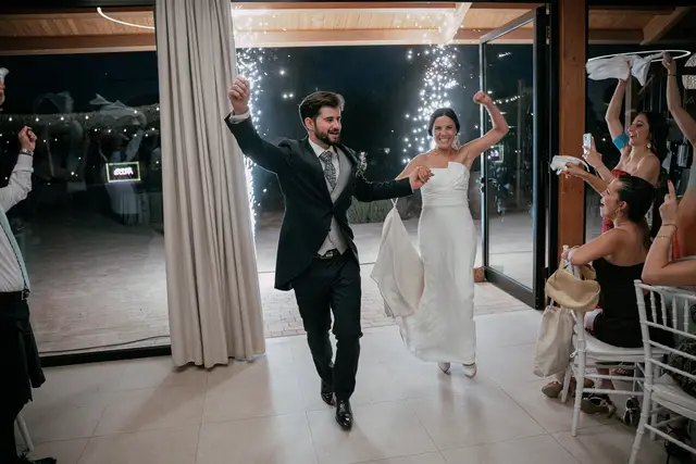 Reportaje boda Bodega Finca Calderon Requena banquete portada