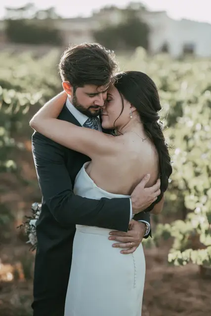 Reportaje boda Bodega Finca Calderon Requena sesion pareja