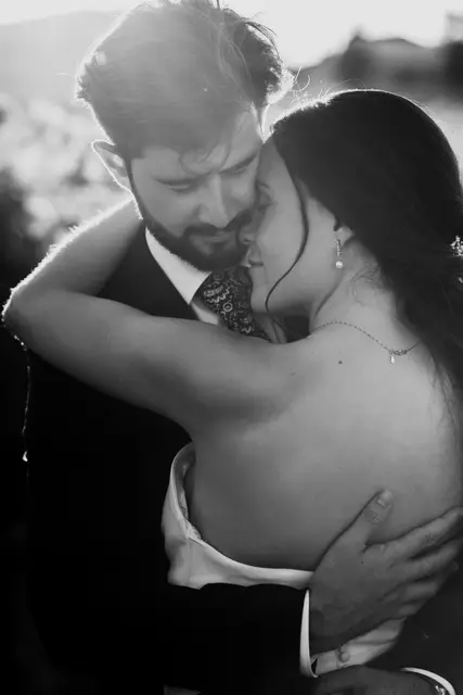 Reportaje boda Bodega Finca Calderon Requena portada sesion pareja