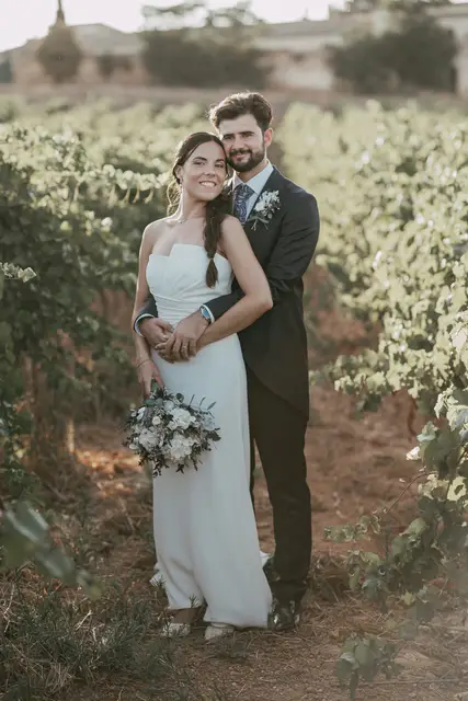 Reportaje boda Bodega Finca Calderon Requena sesion pareja