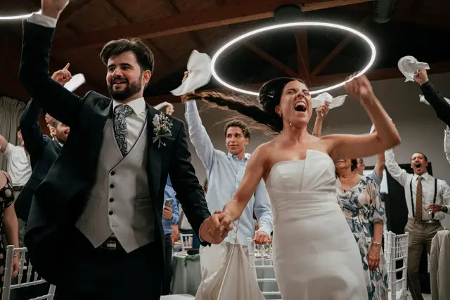 Reportaje boda Bodega Finca Calderon Requena banquete portada