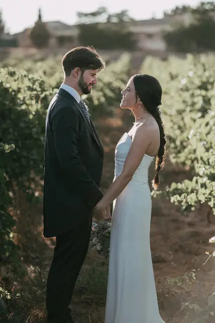 Reportaje boda Bodega Finca Calderon Requena sesion pareja
