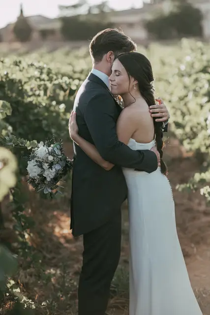 Reportaje boda Bodega Finca Calderon Requena sesion pareja