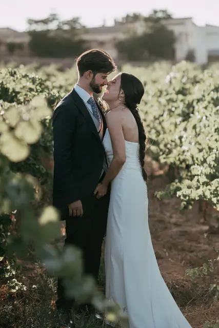 Reportaje boda Bodega Finca Calderon Requena sesion pareja