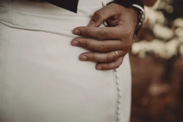 Reportaje boda Bodega Finca Calderon Requena sesion pareja