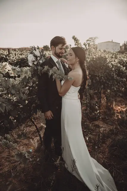 Reportaje boda Bodega Finca Calderon Requena sesion pareja