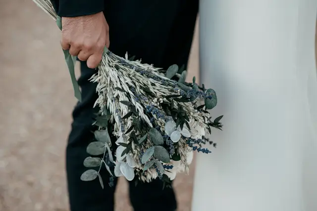 Reportaje boda Bodega Finca Calderon Requena sesion pareja