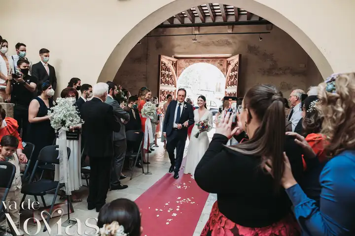 Reportaje de boda jardines la Cartuja Monica Hector Mayo 2023 Salida / Entrada