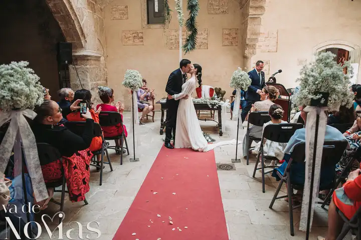Reportaje de boda jardines la Cartuja Monica Hector Mayo 2023 ceremonia