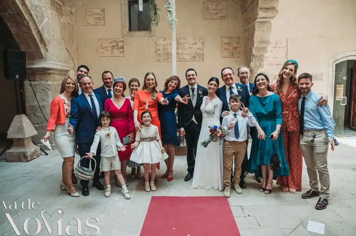 Reportaje de boda jardines la Cartuja Monica Hector Mayo 2023 ceremonia grupales
