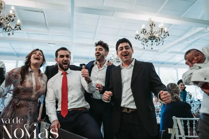 Reportaje de boda jardines la Cartuja Monica Hector Mayo 2023 banquete