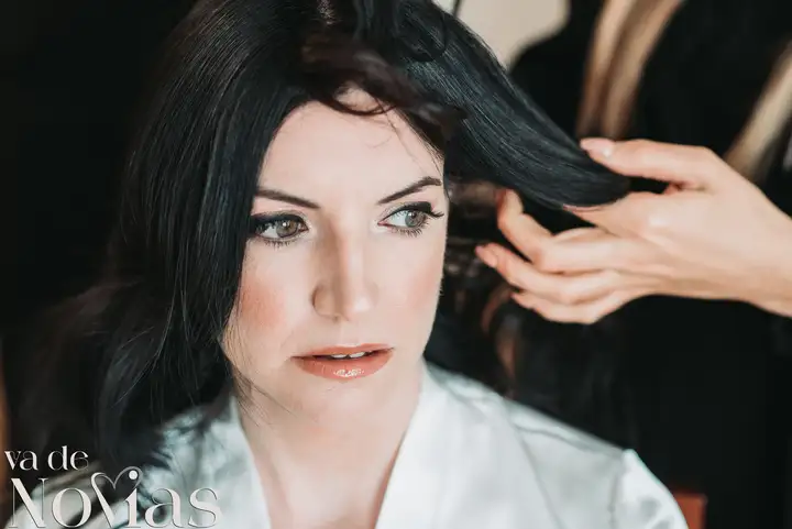 Reportaje de boda jardines la Cartuja Monica Hector Mayo 2023 portada preparativos