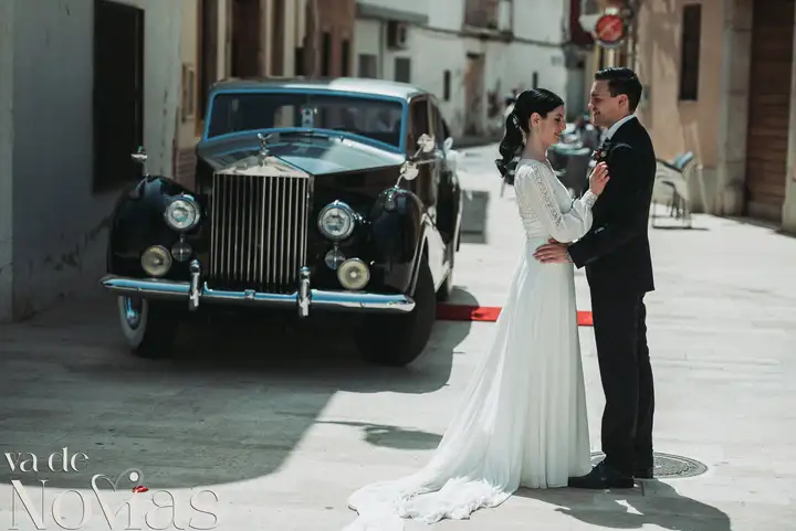 Reportaje de boda jardines la Cartuja Monica Hector Mayo 2023 portada sesion pareja