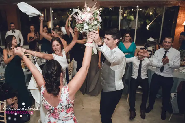 Entrada al banquete y celebración de Nuria y Luis