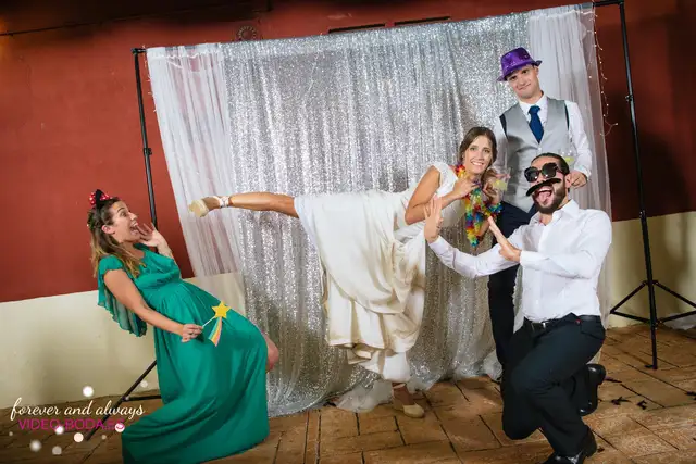 Fiesta y photocall de la boda de Nuria y Luis
