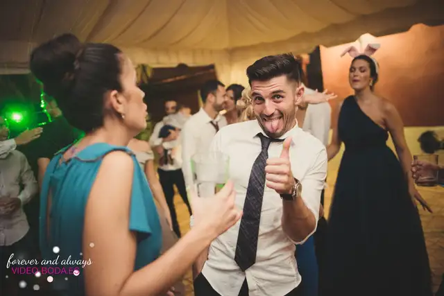Fiesta y photocall de la boda de Nuria y Luis