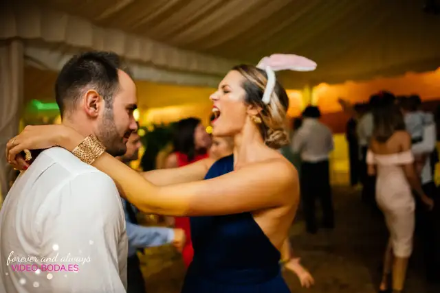 Fiesta y photocall de la boda de Nuria y Luis