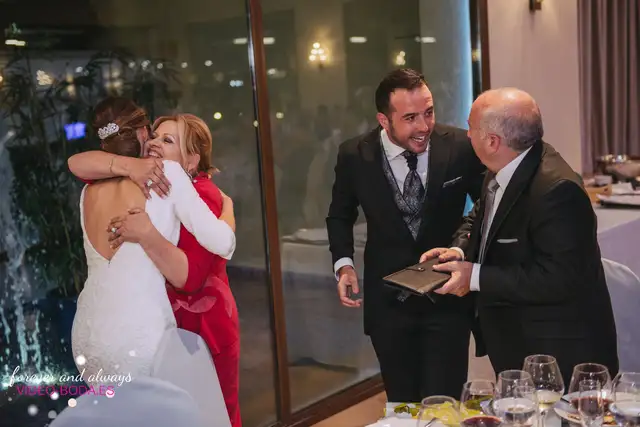 Fiesta de la boda de Nuria y Raúl en Jardín de Azahares