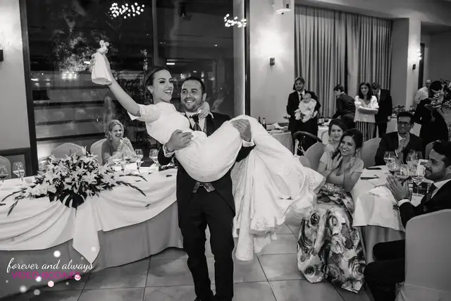 Fiesta de la boda de Nuria y Raúl en Jardín de Azahares