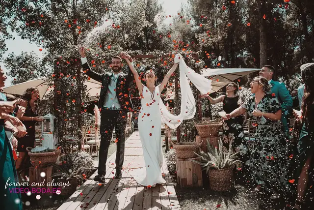 Reportaje boda tamara Asis Sauces Olimar Chiva Salida / Entrada portada