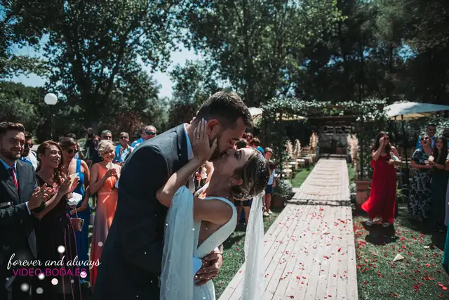 Reportaje boda tamara Asis Sauces Olimar Chiva Salida / Entrada