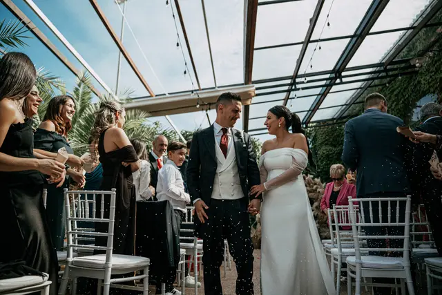 Boda de Yoanna y Héctor en El Mas de Anna, Alginet salida ceremonia