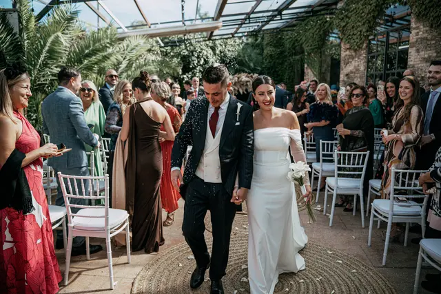 Boda de Yoanna y Héctor en El Mas de Anna, Alginet salida ceremonia
