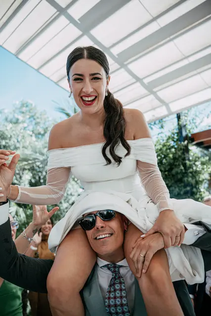 Boda de Yoanna y Héctor en El Mas de Anna, Alginet coctel divertidas portada