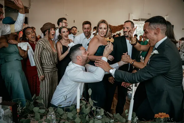 Boda de Yoanna y Héctor en El Mas de Anna, Alginet banquete divertidas