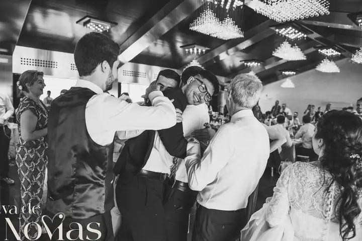 boda hotel las arena angela sergio BW banquete emotivas