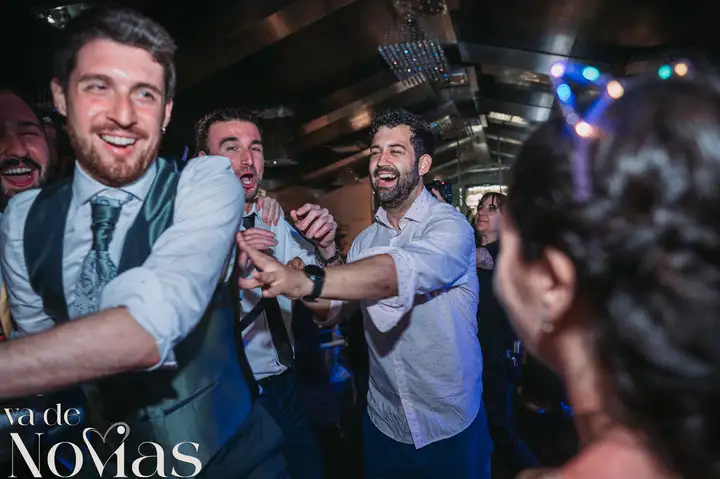 boda hotel las arena angela sergio fiesta