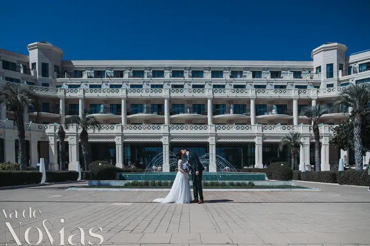 boda hotel las arena angela sergio portada sesion pareja