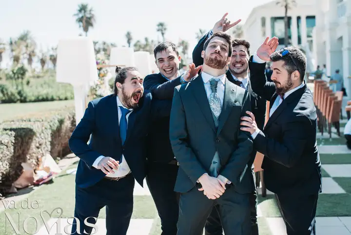 boda hotel las arena angela sergio divertidas grupales