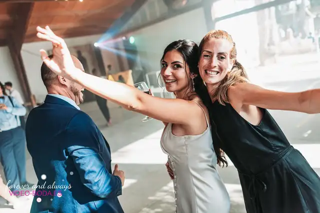 boda masia del carmen Laura Julian fiesta photocall