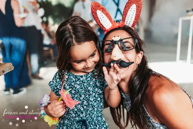 boda masia del carmen Laura Julian fiesta photocall