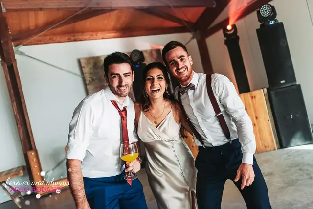 boda masia del carmen Laura Julian fiesta photocall