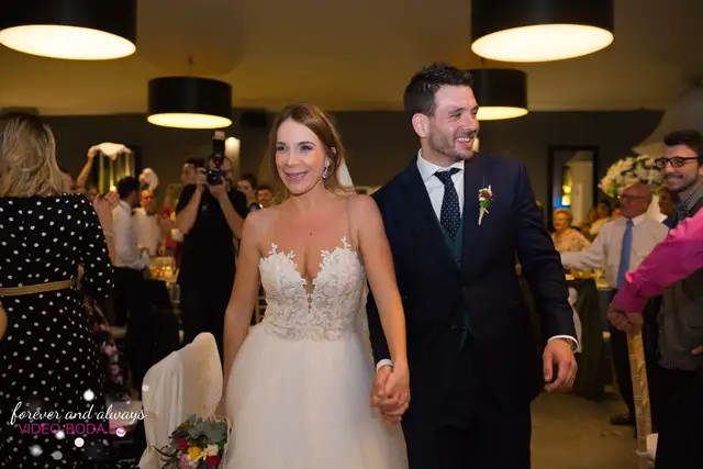 novios paseillo mesas