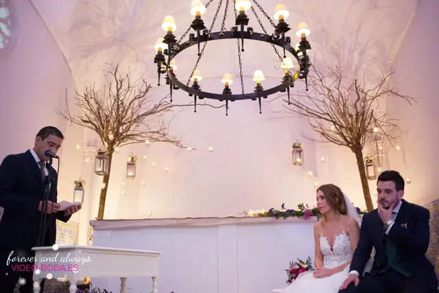 concejal en la ceremonia civil