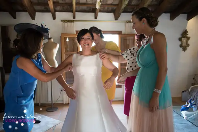 vistiendose novios Les casotes Castellon