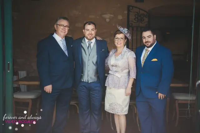 vistiendose novios Les casotes Castellon