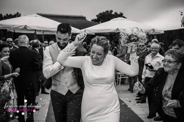 las amigas de la novia en la casa