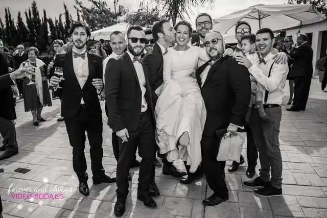 las amigas de la novia en la casa