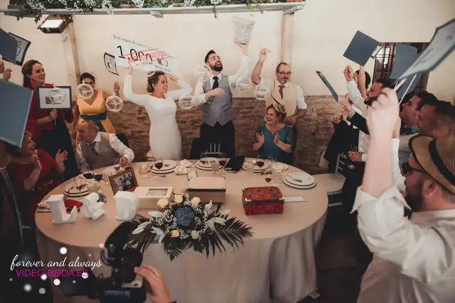 las amigas de la novia en la casa