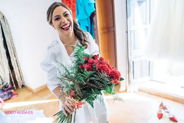 fotografías vistiendose novia mas del olmo